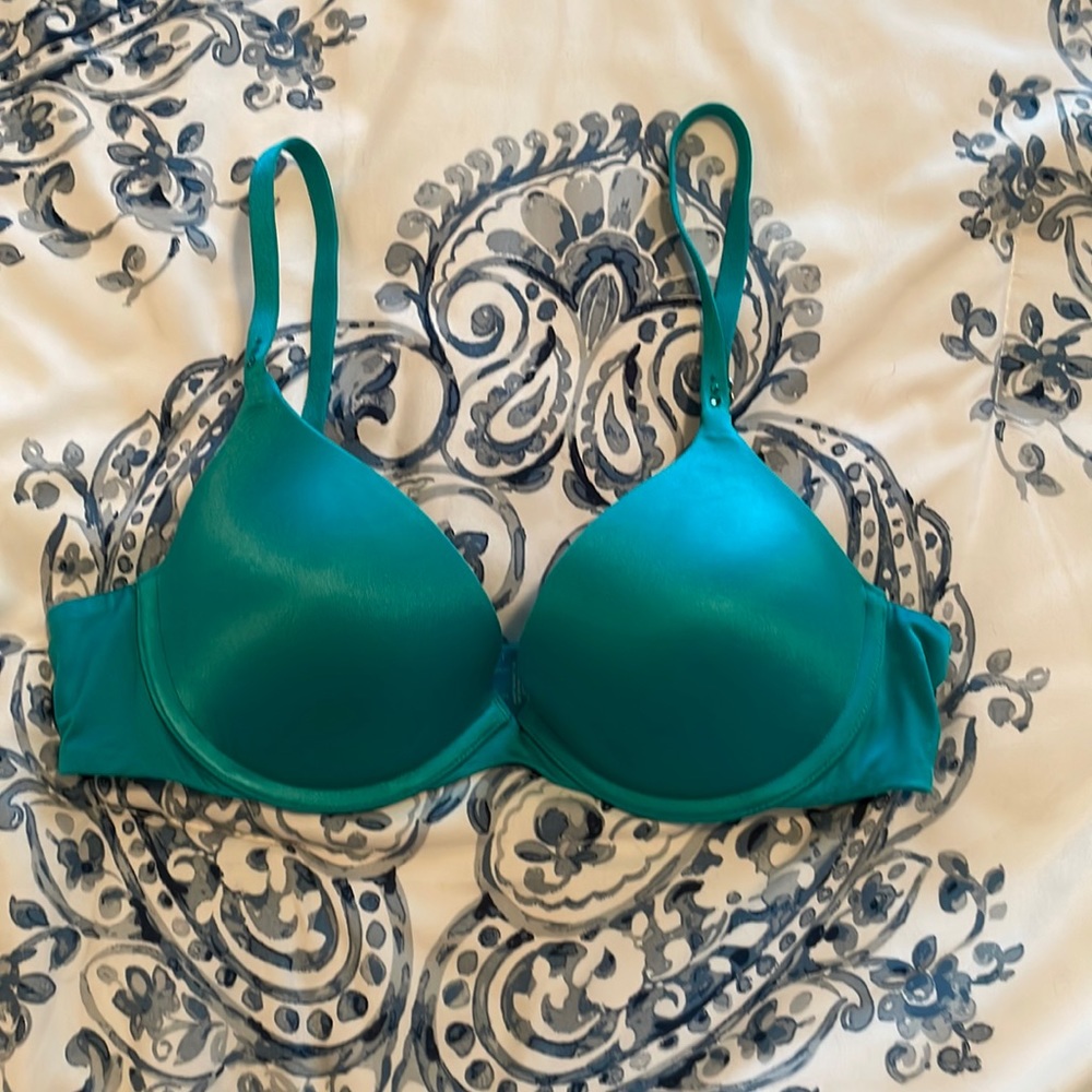 Victoria’s Secret Biofit Demi Uplift 34B